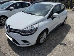 Blanc Utilisé 2018 Renault Clio IV Business Berline | 9 990 €