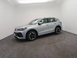 Gris Utilisé 2024 VW Tiguan SUV | 47 990 €