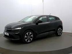 Noir Utilisé 2023 Renault Mégane Evolution Berline | 23 990 € (Prix juste)