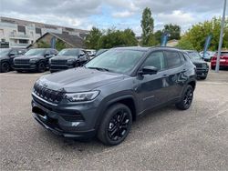 Graphite gray avec toit noir Occasion 2025 Jeep Compass North SUV | 38 400 €