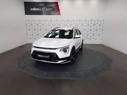 Snow white pearl Utilisé 2025 Kia Niro Active SUV | 31 480 € (Prix juste)