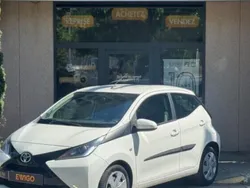 Blanc Utilisé 2017 Toyota Aygo X-play Citadine | 10 990 € (Prix juste)