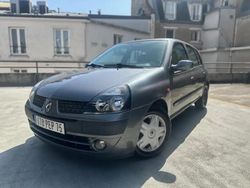 Gris Utilisé 2001 Renault Clio II Expression Berline | 4 900 € (Prix juste)