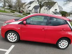 Rouge Utilisé 2014 Toyota Aygo X-play Citadine | 8 300 € (Prix juste)
