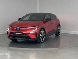 Rouge Utilisé 2024 Renault Mégane Techno SUV | 32 499 € (Prix cher)