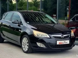 Noir Utilisé 2010 Opel Astra Cosmo Citadine | 4 900 €