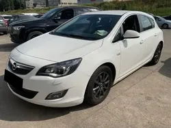 Blanc Utilisé 2011 Opel Astra Sport Berline | 8 990 €