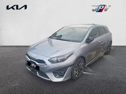 Blanc Nouvelle 2024 Kia Ceed GT GT-Line Berline | 31 590 € (Prix assez cher)