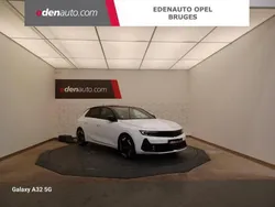 Blanc Utilisé 2023 Opel Astra GSe Berline | 45 900 €