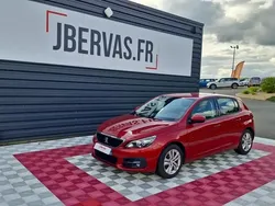Rouge Utilisé 2019 Peugeot 308 Active Berline | 12 590 € (Prix juste)