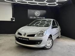 Gris Utilisé 2007 Renault Clio III Dynamique Berline | 4 590 € (Prix cher)