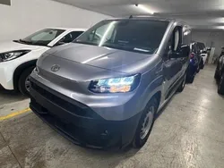 Gris Utilisé 2025 Toyota Proace Van | 29 990 €
