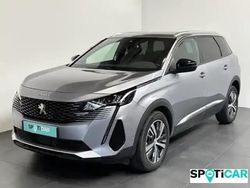 Gris Utilisé 2023 Peugeot 5008 Allure Monospace | 23 990 € (Prix juste)