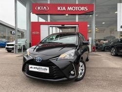 Noir intense Utilisé 2018 Toyota Yaris Hybrid Business Edition Berline | 13 999 € (Bon prix)