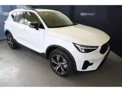 Blanc Nouvelle 2025 Volvo XC40 Plus SUV | 40 912 €
