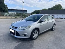 Gris Utilisé 2013 Ford Focus S Berline | 5 990 € (Prix juste)