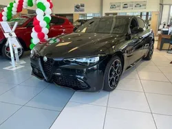Rouge Nouvelle 2025 Alfa Romeo Giulia Veloce Berline | 48 990 € (Prix juste)