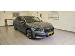 Gris Utilisé 2025 Skoda Superb Berline | 49 138 € (Prix cher)