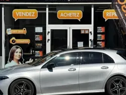 Gris Utilisé 2023 Mercedes A180 AMG line Berline | 29 990 € (Prix juste)