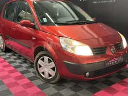 Rouge Utilisé 2005 Renault Scénic II Dynamique Monospace | 2 990 € (Prix juste)