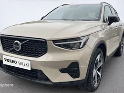 Jaune Utilisé 2024 Volvo XC40 Plus SUV | 41 799 € (Prix juste)