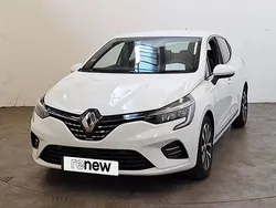 Blanc Utilisé 2022 Renault Clio V Intens Citadine | 16 490 € (Prix juste)