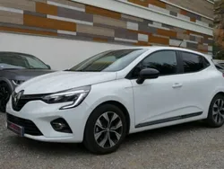 Utilisé 2023 Renault Clio V Evolution Citadine | 17 990 € (Bon prix)