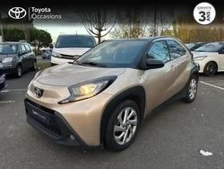 Biton beige gingembre métal/toit noir Utilisé 2022 Toyota Aygo X Design SUV | 15 290 €