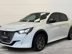 Blanc Utilisé 2022 Peugeot e-208 Style Citadine | 16 990 € (Prix juste)