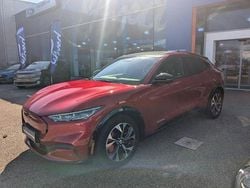 Rouge Occasion 2022 Ford Mustang Mach-E Extended Range SUV | 39 000 € (Prix assez cher)