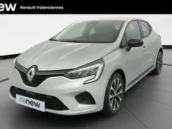 Dore Utilisé 2023 Renault Clio V Equilibre Berline | 14 699 € (Prix juste)