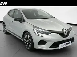 Gris Utilisé 2023 Renault Clio V Equilibre Citadine | 15 989 € (Prix juste)