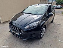 Noir Occasion 2015 Ford Fiesta Berline | 6 950 € (Prix juste)