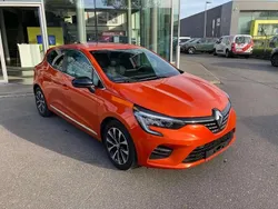 Orange Utilisé 2023 Renault Clio V Intens Citadine | 13 700 € (Bon prix)