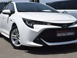 Blanc Utilisé 2019 Toyota Corolla Business Edition Berline | 17 900 € (Prix assez cher)