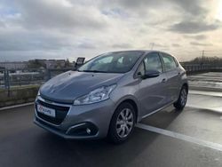 Gris Utilisé 2018 Peugeot 208 Business-Line Citadine | 7 990 € (Prix juste)