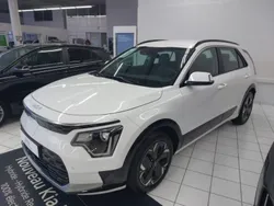 Blanc Utilisé 2023 Kia e-Niro 2 SUV | 37 899 €
