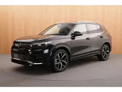 Noir Nouvelle 2025 VW Tiguan R-line SUV | 50 246 € (Prix juste)