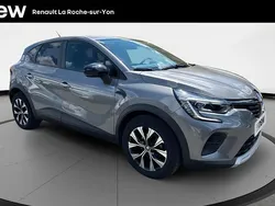 Gris Utilisé 2023 Renault Captur Evolution SUV | 18 980 € (Prix juste)