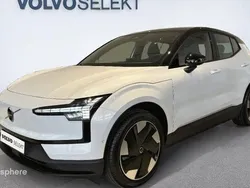 Blanc cristal métal/toit noir Utilisé 2024 Volvo EX30 Performance SUV | 39 900 € (Prix juste)