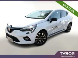 Blanc Utilisé 2023 Renault Clio V Techno Citadine | 17 488 € (Prix juste)