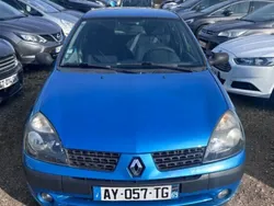Bleu Utilisé 2003 Renault Clio II Expression Citadine | 3 500 € (Prix juste)