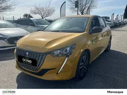 Jaune Utilisé 2020 Peugeot 208 Allure Citadine | 13 990 € (Prix assez cher)