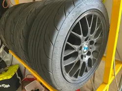 Rouge Utilisé 2001 BMW 325 | 12 000 €