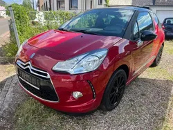 Rouge Utilisé 2013 Citroën DS3 Chic Berline | 6 999 € (Prix juste)