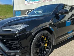 Noir metal Utilisé 2019 Lamborghini Urus SUV | 245 000 € (Prix assez cher)