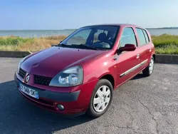 Rouge Utilisé 2001 Renault Clio II Expression Berline | 2 400 € (Prix juste)