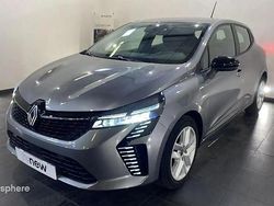 Orange Utilisé 2024 Renault Clio V Evolution Berline | 16 499 € (Prix juste)