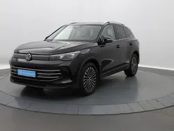 Noir Utilisé 2024 VW Tiguan Elegance SUV | 44 990 € (Prix cher)
