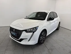 Blanc Utilisé 2023 Peugeot 208 Allure Citadine | 15 990 € (Prix juste)